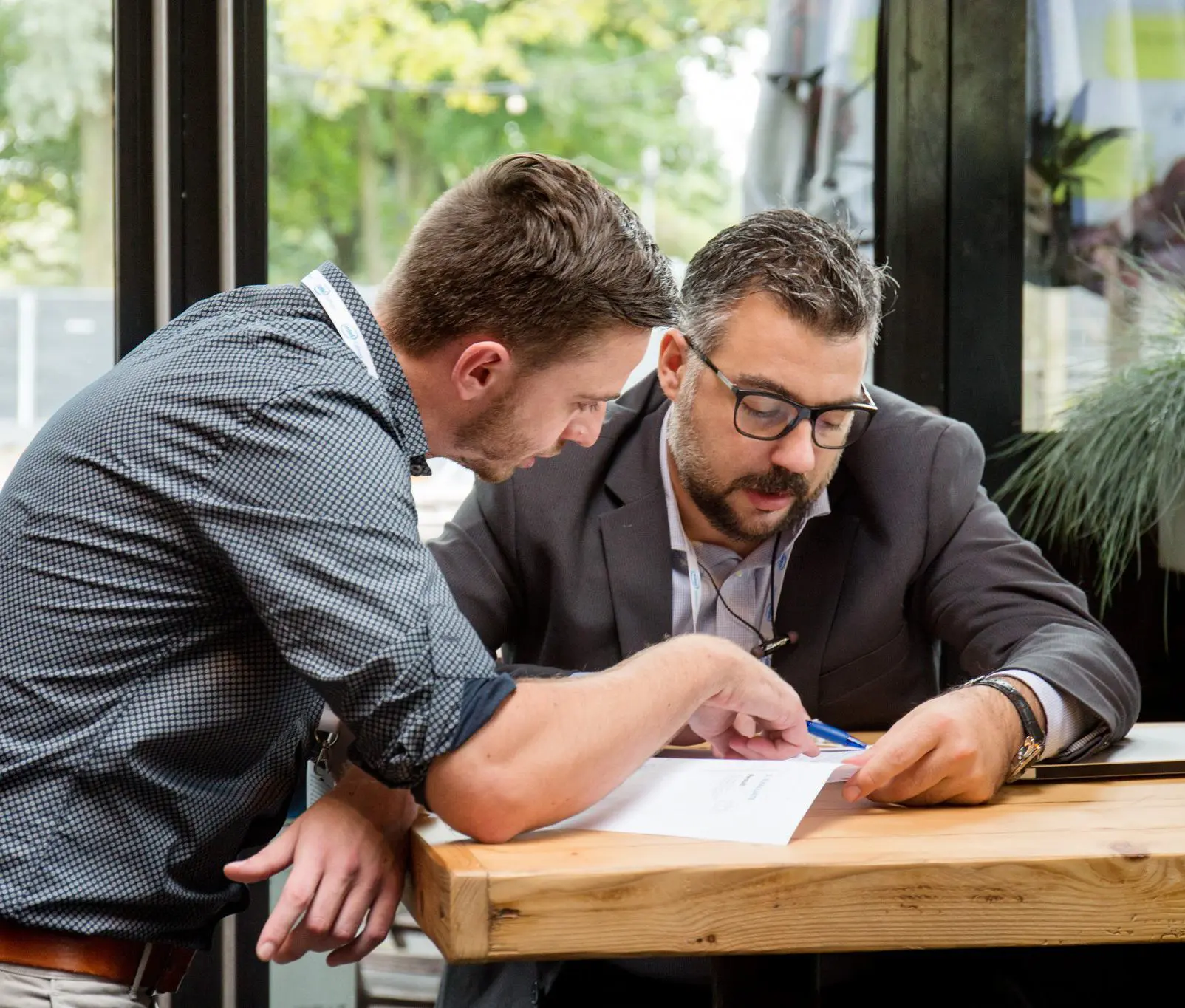 Door samen continu te vernieuwen helpen we klanten en de wereld significant vooruit.